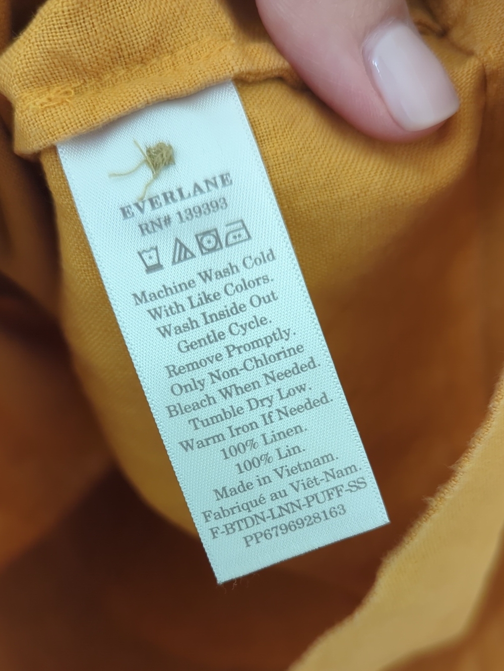 Everlane - Linen Puff-Sleeve Button-Front Top - Picture 5 of 6